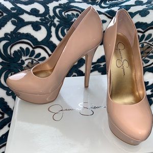 Brand New Jessica Simpson Waleo- size 6.5 Nude